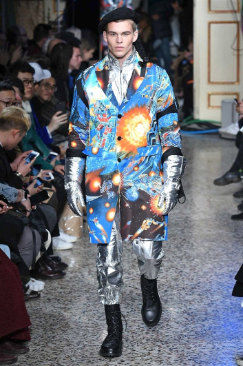 Fotoservizio/FW 2017-2018/MEN/MOSCHINO/DP2/0