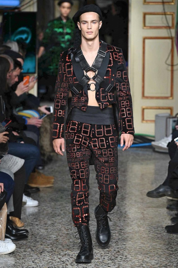 Fotoservizio/FW 2017-2018/MEN/MOSCHINO/DP2/8