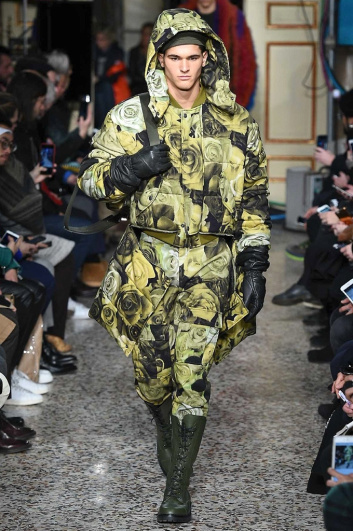 Fotoservizio/FW 2017-2018/MEN/MOSCHINO/DP2/1