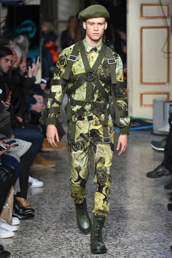 Fotoservizio/FW 2017-2018/MEN/MOSCHINO/DP2/4