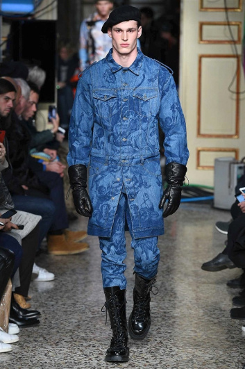 Fotoservizio/FW 2017-2018/MEN/MOSCHINO/DP2/1