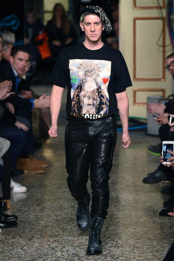 Fotoservizio/FW 2017-2018/MEN/MOSCHINO/DP2/1