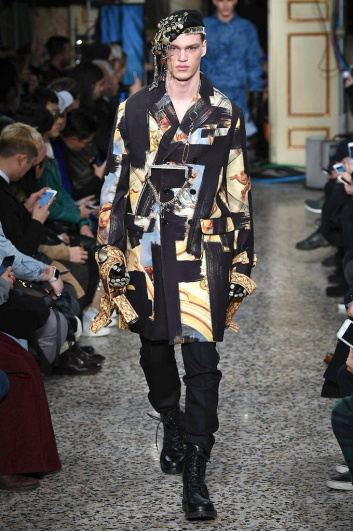 Fotoservizio/FW 2017-2018/MEN/MOSCHINO/DP2/4