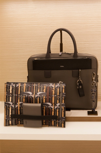 Fotoservizio/FW 2017-2018/MEN/FURLA/DP2/3