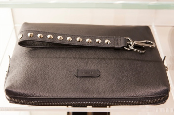 Fotoservizio/FW 2017-2018/MEN/FURLA/DP2/19