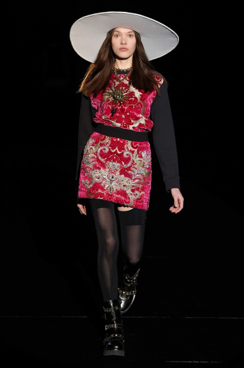 Fotoservizio/FW 2017-2018/WOMEN/FAUSTO PUGLISI/DP2/2