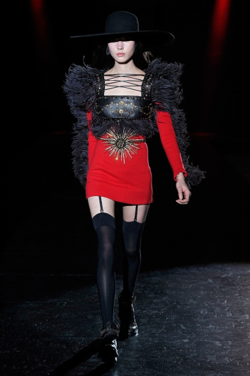 Fotoservizio/FW 2017-2018/WOMEN/FAUSTO PUGLISI/DP2/1