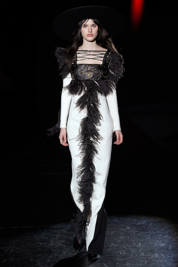 Fotoservizio/FW 2017-2018/WOMEN/FAUSTO PUGLISI/DP2/3