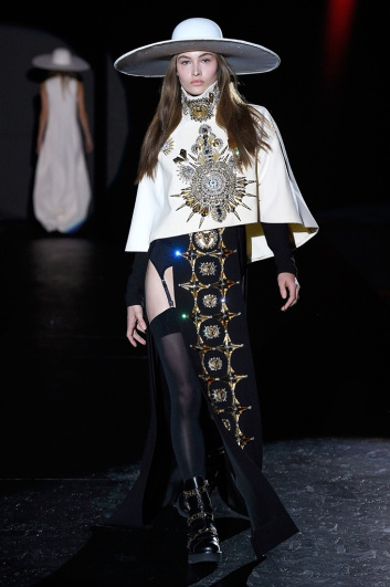 Fotoservizio/FW 2017-2018/WOMEN/FAUSTO PUGLISI/DP2/0