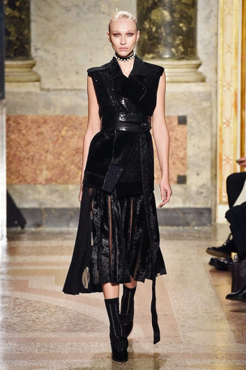 Fotoservizio/FW 2017-2018/WOMEN/ANGELO MARANI/DP2/9