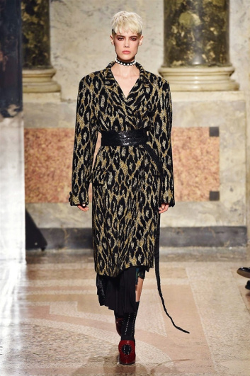 Fotoservizio/FW 2017-2018/WOMEN/ANGELO MARANI/DP2/24