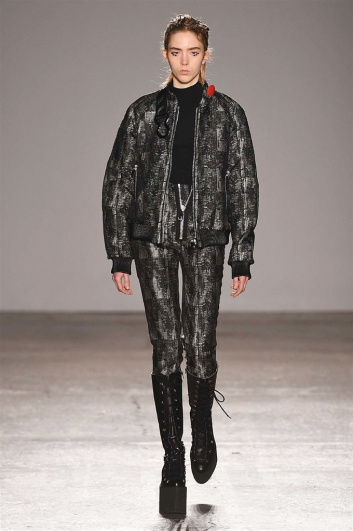 Fotoservizio/FW 2017-2018/WOMEN/CRISTIANO BURANI/DP2/11