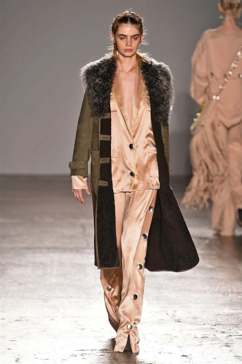 Fotoservizio/FW 2017-2018/WOMEN/CRISTIANO BURANI/DP2/12