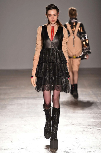 Fotoservizio/FW 2017-2018/WOMEN/CRISTIANO BURANI/DP2/3