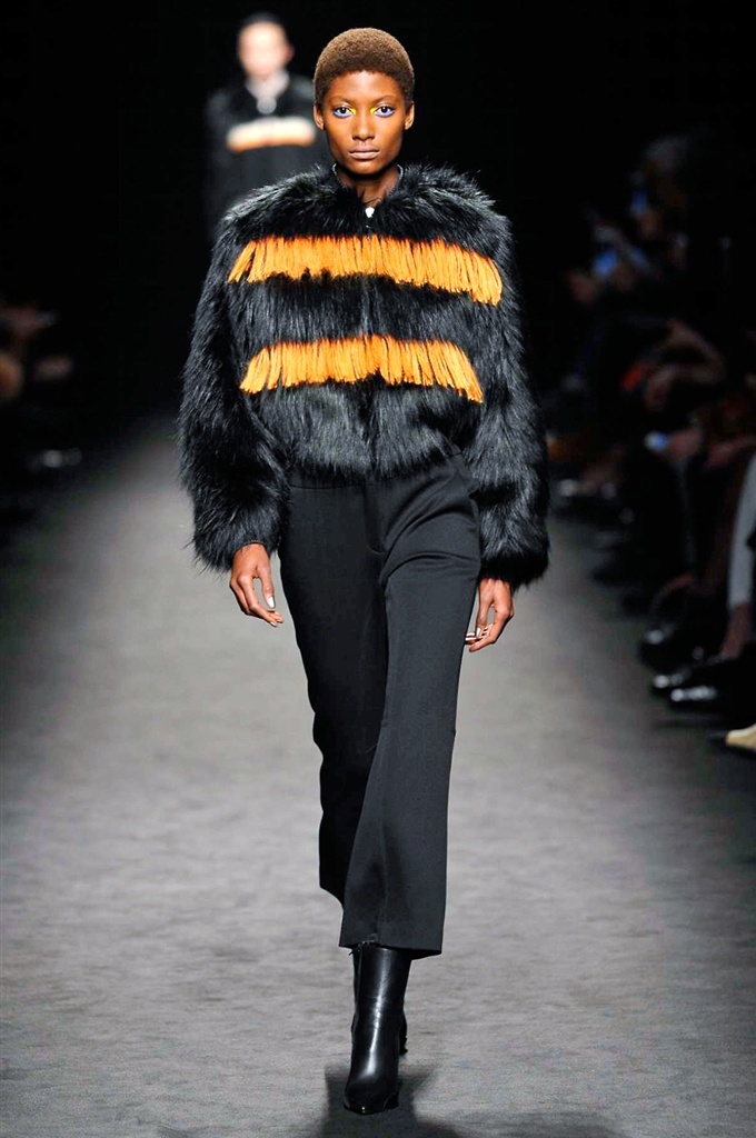 Fotoservizio/FW 2017-2018/WOMEN/BYBLOS/DP2/1