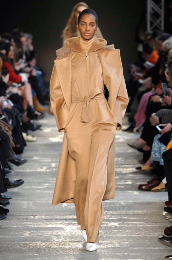 Fotoservizio/FW 2017-2018/WOMEN/MAX MARA/DP2/5