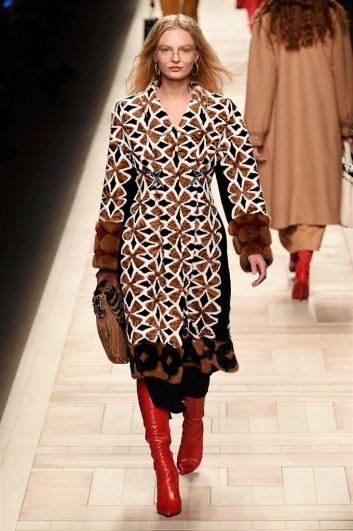 Fotoservizio/FW 2017-2018/WOMEN/FENDI/DP2/1