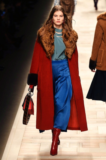 Fotoservizio/FW 2017-2018/WOMEN/FENDI/DP2/0