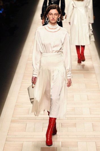 Fotoservizio/FW 2017-2018/WOMEN/FENDI/DP2/1
