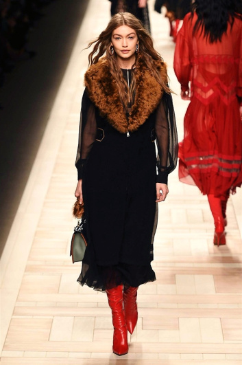 Fotoservizio/FW 2017-2018/WOMEN/FENDI/DP2/6