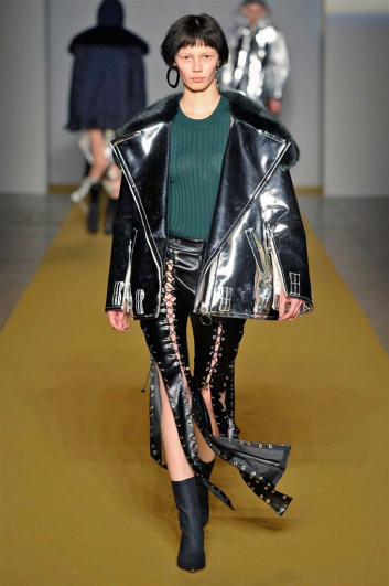 Fotoservizio/FW 2017-2018/WOMEN/ANGEL CHEN/DP2/10