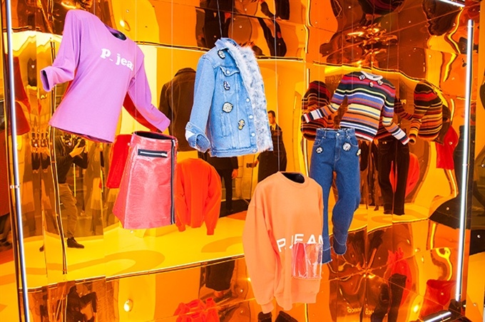 Fotoservizio/FW 2017-2018/WOMEN/PINKO/DP2/10
