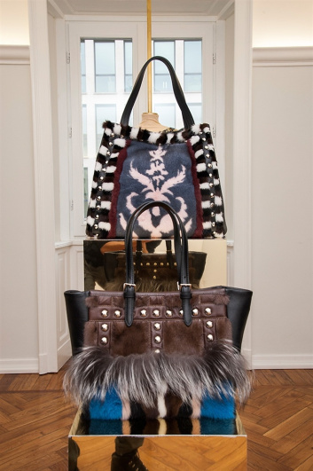 Fotoservizio/FW 2017-2018/WOMEN/VLADIMIRO GIOIA/DP2/50