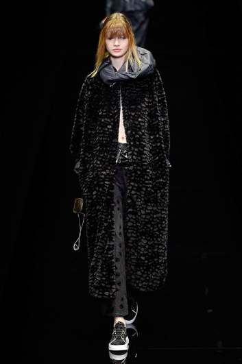 Fotoservizio/FW 2017-2018/WOMEN/EMPORIO ARMANI/DP2/3