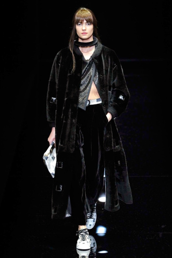 Fotoservizio/FW 2017-2018/WOMEN/EMPORIO ARMANI/DP2/2