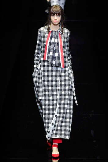 Fotoservizio/FW 2017-2018/WOMEN/EMPORIO ARMANI/DP2/4