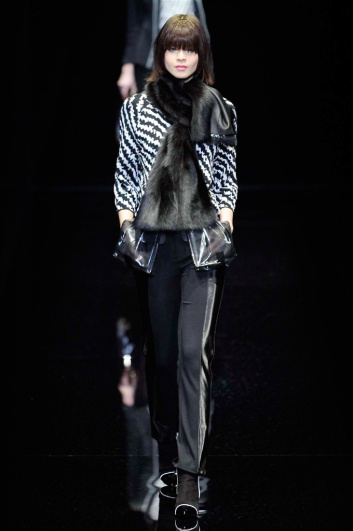 Fotoservizio/FW 2017-2018/WOMEN/EMPORIO ARMANI/DP2/8