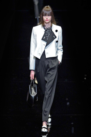 Fotoservizio/FW 2017-2018/WOMEN/EMPORIO ARMANI/DP2/1
