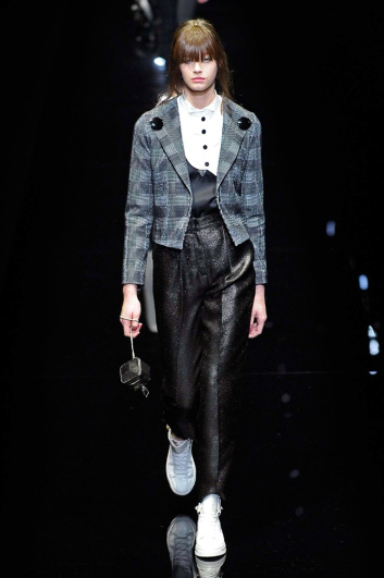 Fotoservizio/FW 2017-2018/WOMEN/EMPORIO ARMANI/DP2/1