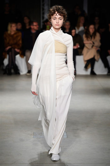 Fotoservizio/FW 2017-2018/WOMEN/LUCIO VANOTTI/DP2/5