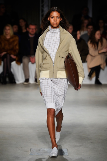 Fotoservizio/FW 2017-2018/WOMEN/LUCIO VANOTTI/DP2/1