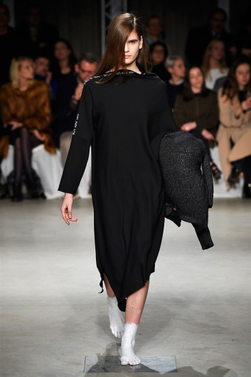 Fotoservizio/FW 2017-2018/WOMEN/LUCIO VANOTTI/DP2/16