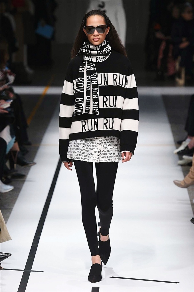 Fotoservizio/FW 2017-2018/WOMEN/SPORTMAX/DP2/1