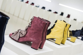 Fotoservizio/FW 2017-2018/WOMEN/AGL ATTILIO GIUSTI LEOMBRUNI/DP2/4