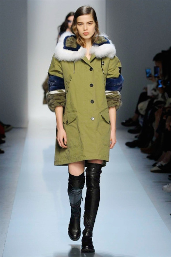 Fotoservizio/FW 2017-2018/WOMEN/ERMANNO SCERVINO/DP2/1