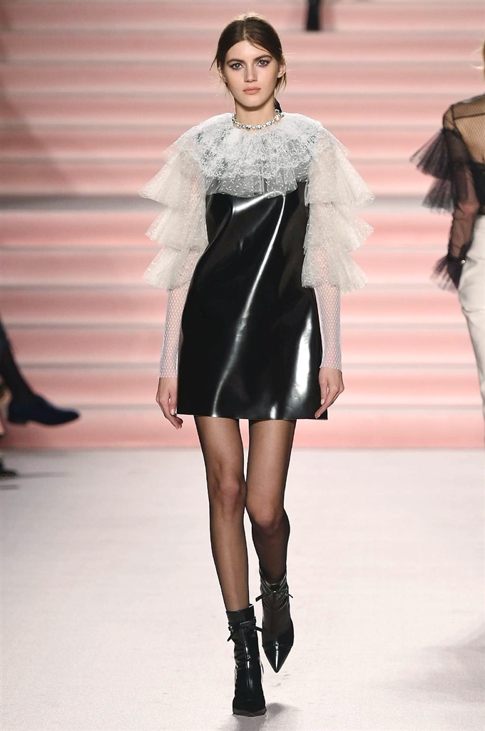 Fotoservizio/FW 2017-2018/WOMEN/PHILOSOPHY DI LORENZO SERAFINI/DP2/0