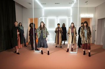 Fotoservizio/FW 2017-2018/WOMEN/BEATRICE B/DP2/23