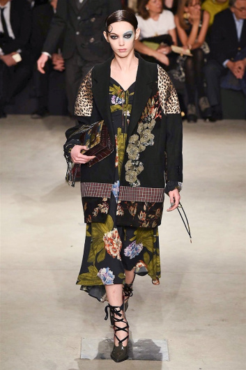 Fotoservizio/FW 2017-2018/WOMEN/ANTONIO MARRAS/DP2/0