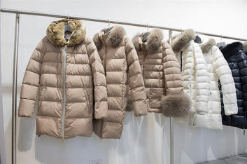 Fotoservizio/FW 2017-2018/WOMEN/DUVETICA/DP2/6