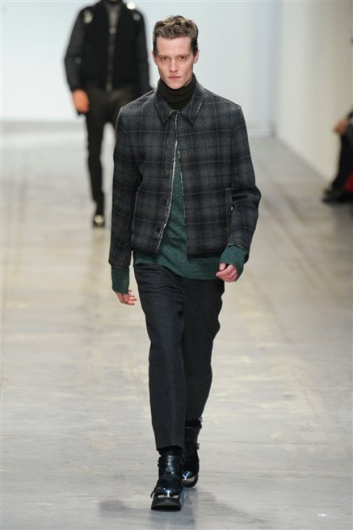 Fotoservizio/FW 2012-2013/MEN/COSTUME NATIONAL HOMME/D1/17