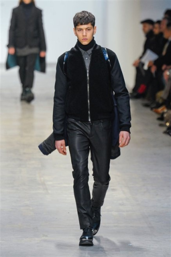 Fotoservizio/FW 2012-2013/MEN/COSTUME NATIONAL HOMME/D1/18