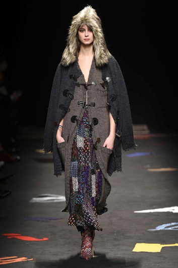 Fotoservizio/FW 2017-2018/WOMEN/MAURIZIO PECORARO/DP2/3