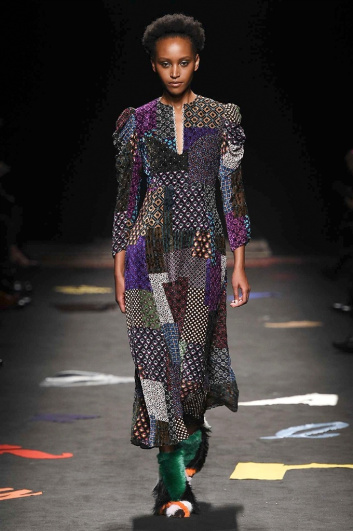 Fotoservizio/FW 2017-2018/WOMEN/MAURIZIO PECORARO/DP2/8
