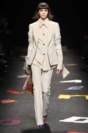 Fotoservizio/FW 2017-2018/WOMEN/MAURIZIO PECORARO/DP2/0