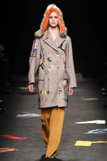 Fotoservizio/FW 2017-2018/WOMEN/MAURIZIO PECORARO/DP2/1