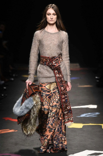 Fotoservizio/FW 2017-2018/WOMEN/MAURIZIO PECORARO/DP2/9